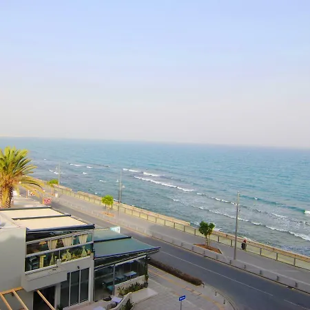 Blue View * Λάρνακα